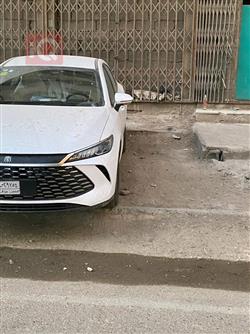 بی وای دی Qin Plus